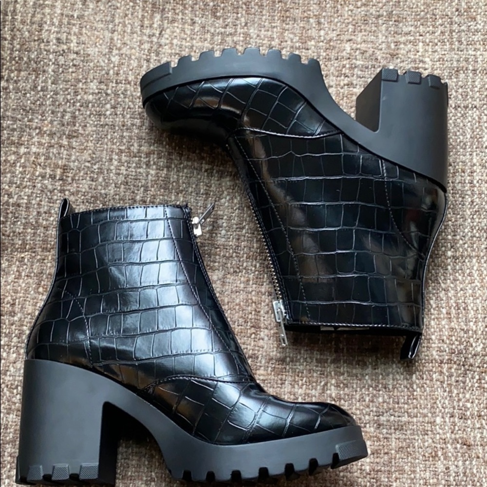 Marley front zip Black booties